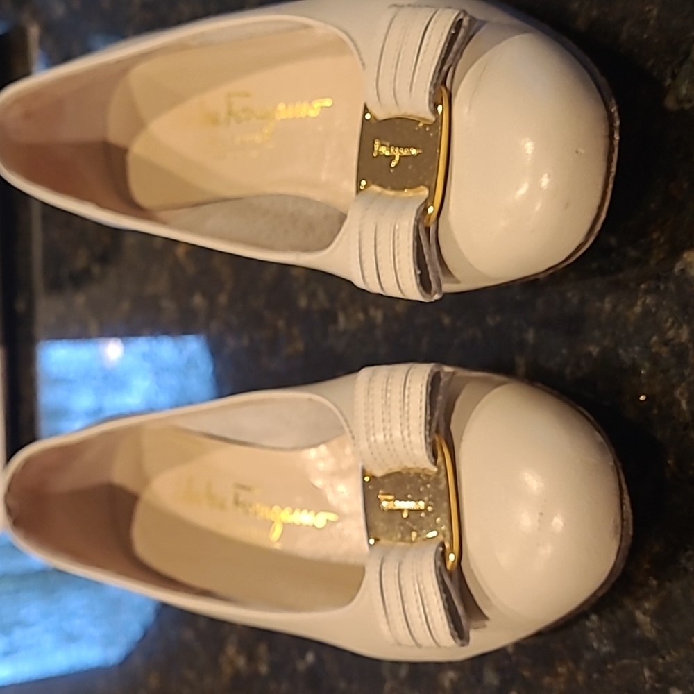 Vintage Salvatore Ferragamo 7.5AA Vera Bow - Picture 7 of 16